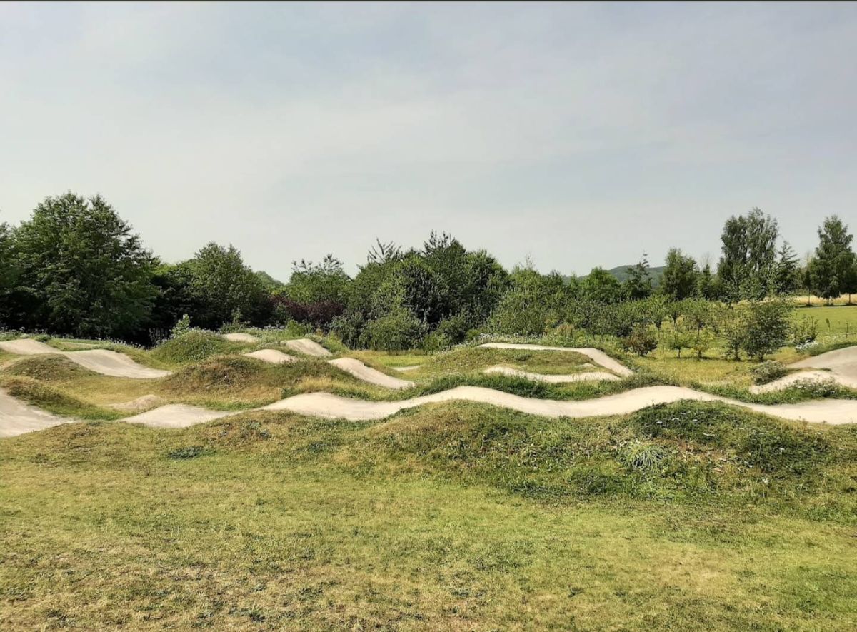 Bromham Bike Track thumbnail